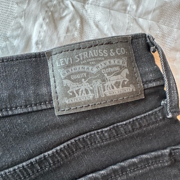 Levi’s 710 Super Skinny Black Wash Jeans - size 26 - Picture 2 of 5